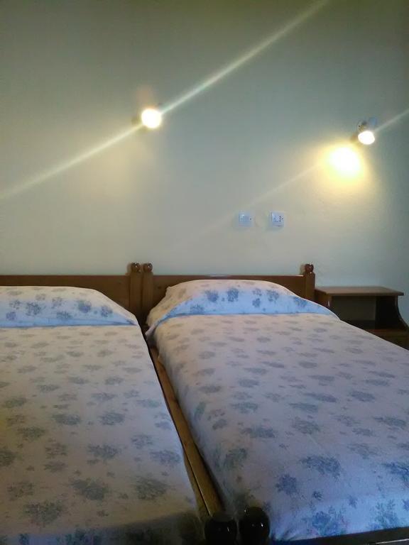 Stergiou Rooms Liri Ngoại thất bức ảnh